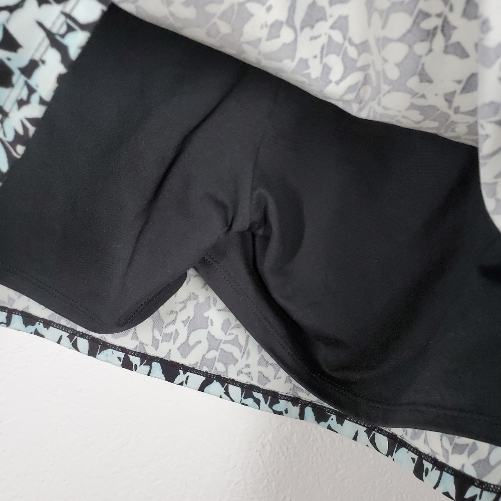 TRANQUILITY ABSTRACT SKORT - Picture 3 of 4